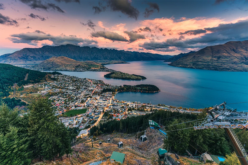 Lake Wakatipu, Queenstown Travel