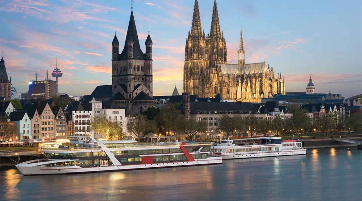 River Cruises vs Ocean Cruises: Key Differences in Experience, Destinations, and Travel Style