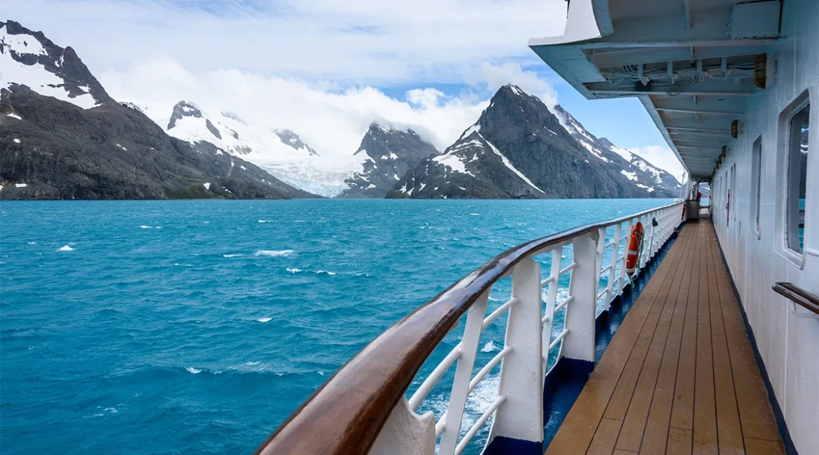 The Best Time of Year to Visit Antarctica